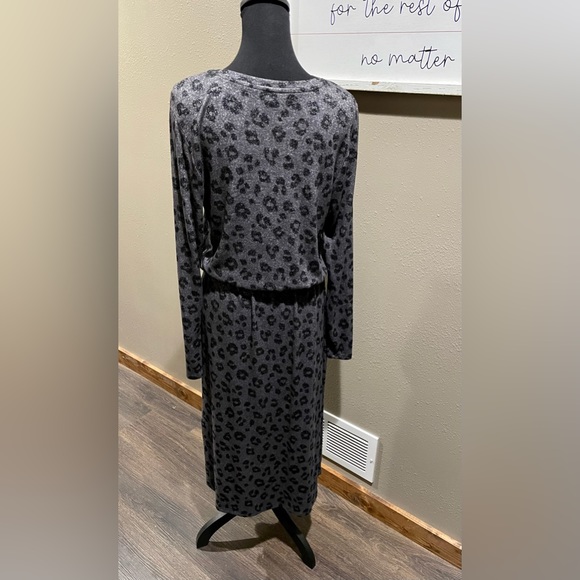 Comfy Fall Dress - Animal Print -Size L - Picture 2 of 5